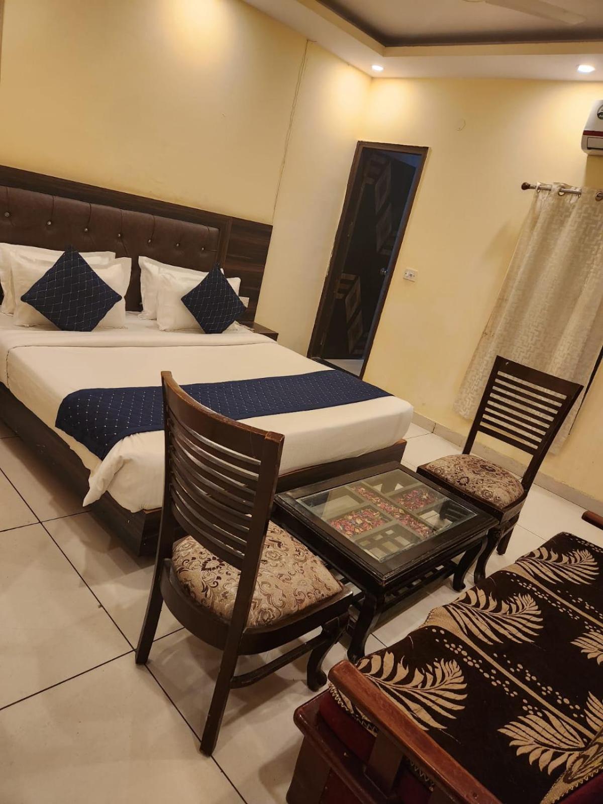Hotel Airport Lite 4*