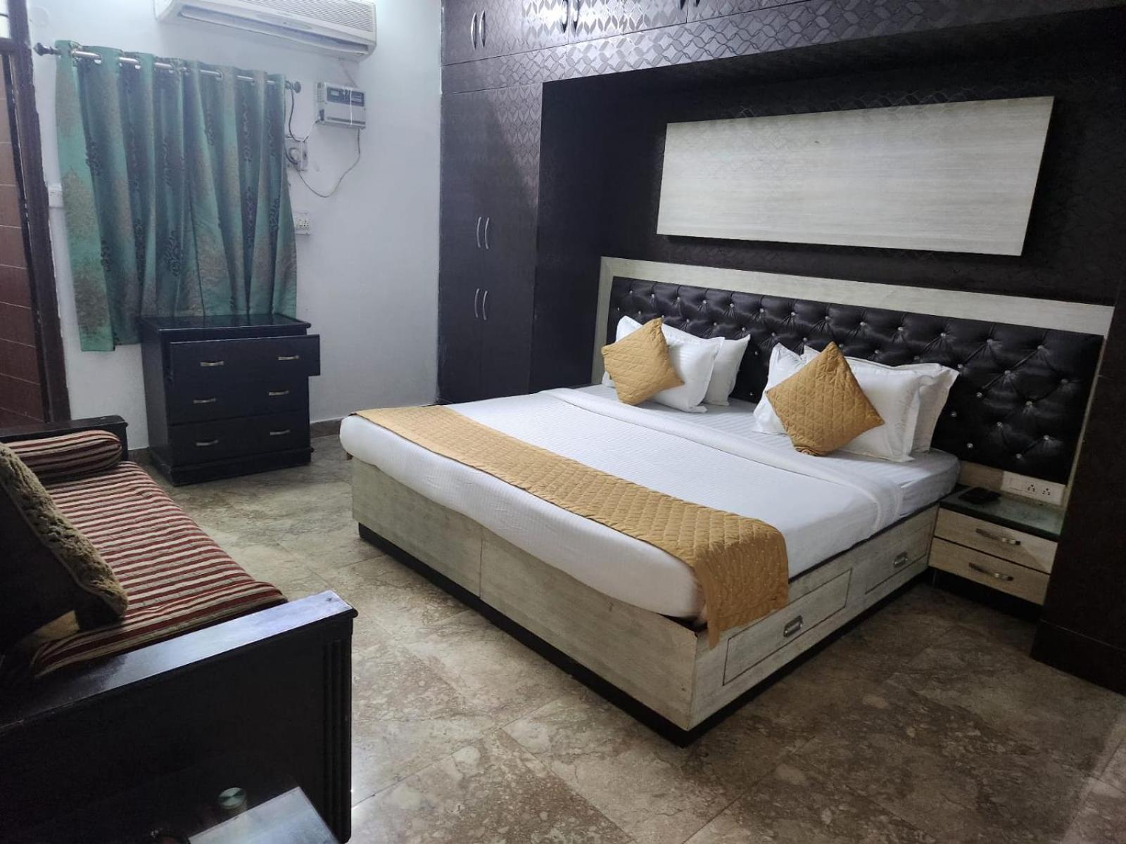 Airport Lite Hotel