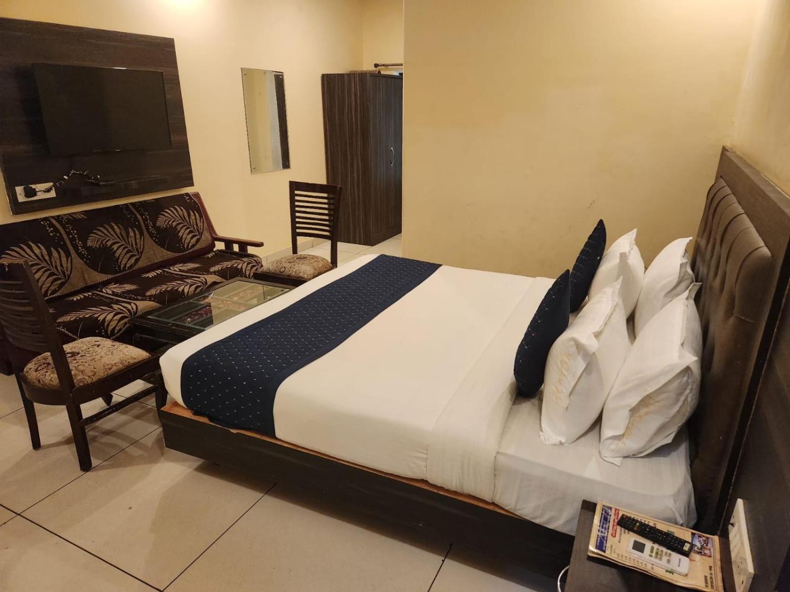 Airport Lite Hotel 4*